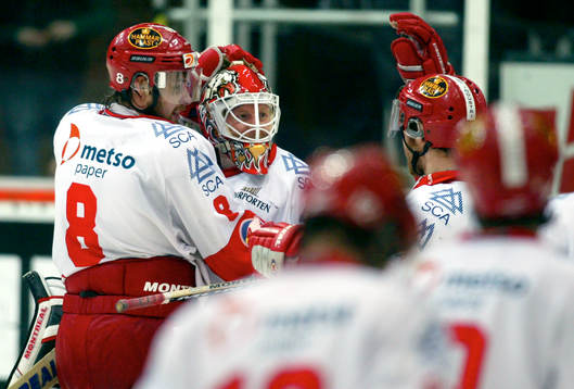 Corey Hirsch, Timrå grattas
