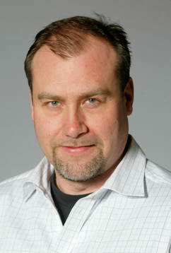 Niklas Holmgren, TV, porträtt