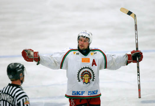 Ronnie Sundin, Frölunda, protesterar
