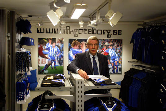 Invigning av IFK Göteborgs nya souvenirshop. Gunnar Larsson
