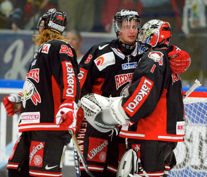 Franz Nielsen och Andreas Hadelöv, målvakt, Malmö. Jubel