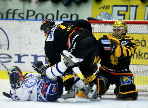 Leksand på fall... Jens Nielsen, Leksand trycks omkull av