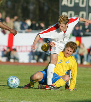 Tobias Hysén, Sverige och David Bentley, England