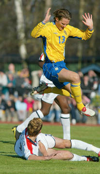 Jon Jönsson, Sverige och David Bentley, England