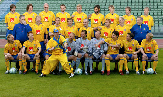 Fotboll, Sverige, Lagbild, Övre raden fr v. Mikael
