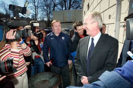 Svennis, Sven Göran Eriksson försöker smita in bakvägen