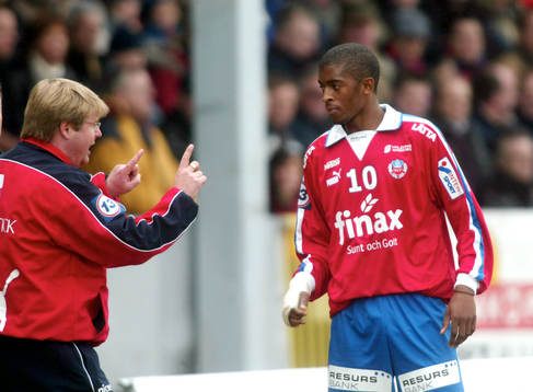 Peter Swärdh, tränare och Thando Mngnomi