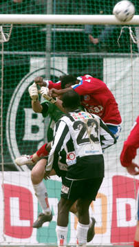 Fotboll, allsvenskan, Landskrona - Helsingborg . Nickduell