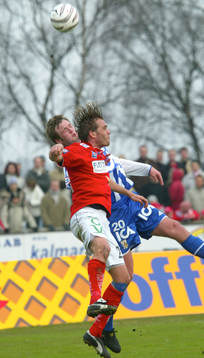 Lasse Johansson och Dennis Jonsson i  nickduell
