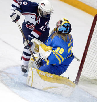 Kim Martin, Sverige (Målvakt) och Jenny Potter, USA