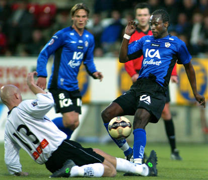 Mikael Danielsson, Örebro och Yaw Preko, Halmstad
