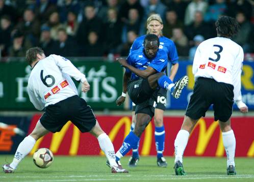 Yaw Preko, Halmstad och Magnus Samuelsson och Gustaf
