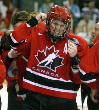 (Guld till Kanada): Hayley Wickenheiser, Kanada (Jubel)