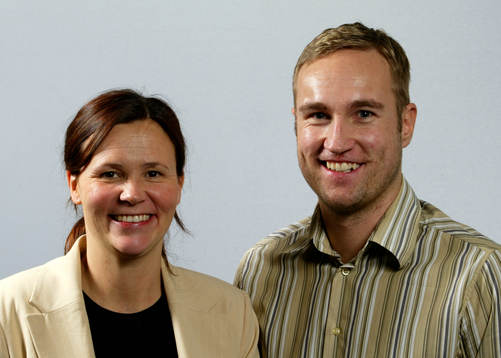 Dagens konferencierer Malin Swedberg och Chris Härenstam,