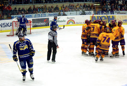 Färjestad jublar (Jubel) och Per-Åge Skröder, HV71