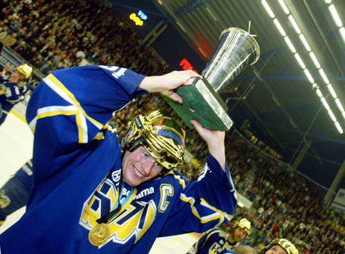 SM-guld till HV71 (Guld); Johan Davidsson höjer bucklan