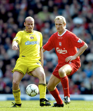 Sami Hyypiä, Liverpool och Claus Jensen, Charlton Athletic