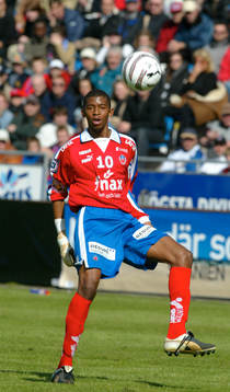 Thando Mngnomi