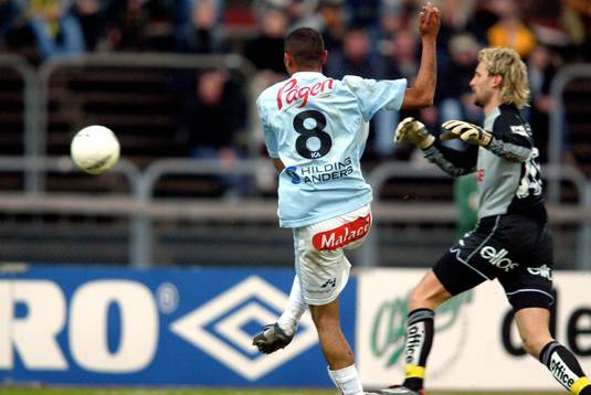 Afonso Alves, Malmö gör 2-1 bakom Johan Wiland
