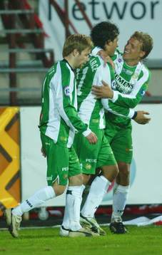 Karl Oskar Fjörtoft och Pablo Pinones-Arce gratulerar