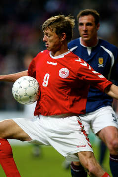 Jon Dahl Thomasson, Danmark och Malcolm Mackay, Skottland