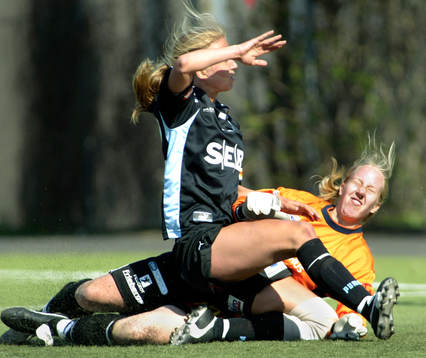 Camilla Halonen, målvakt, Hammarby och Emma Stålhammar,