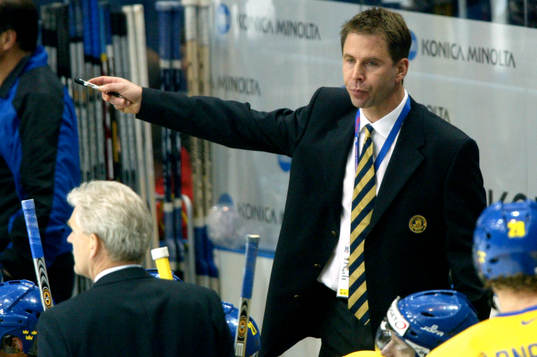 Ulf Dahlen, Dahlén pekar med hela hande