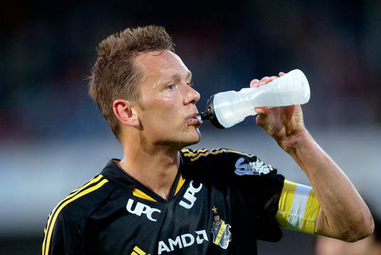Krister Nordin. Vatten, vattenflaska., dricka, dricker