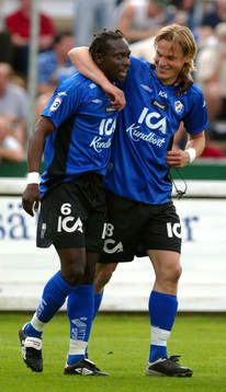 Yaw Preko och Markus Rosenberg, jubel