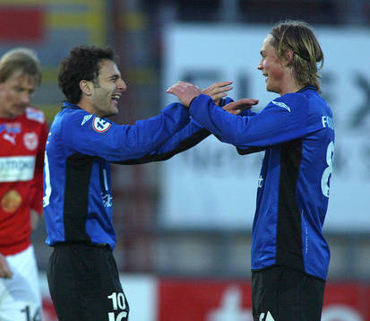 Sharbel Touma och Markus Rosenberg, Halmstad. Jubel