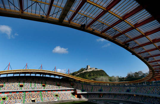 Leiria, Stadion " Dr. Magalhaes Pessoa "