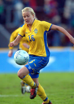 Josefine Öqvist, Sverige