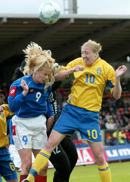 Sara Johansson, Sverige och Danka Podovac, Serbien