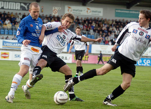 Fotboll, allsvenskan, Trelleborg - Örebro . Dribbling,