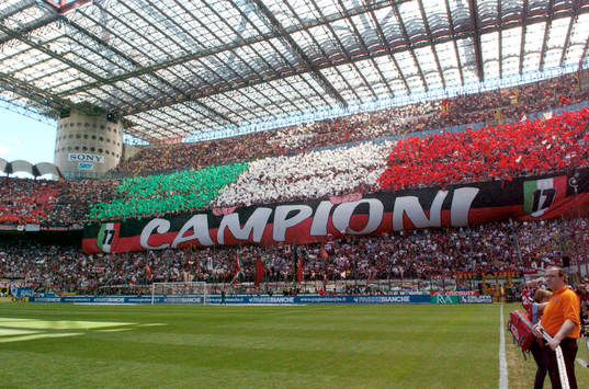 Milan. Stadion, läktare