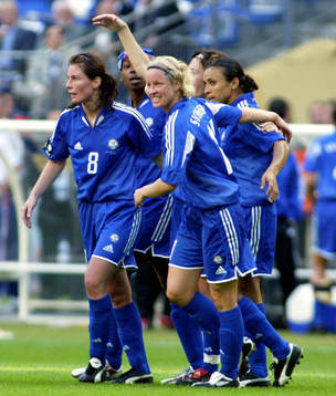 Victoria Svensson och Malin Moström, Sverige och Marta da