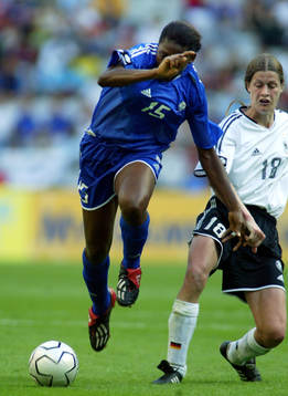 Mercy Akide, Nigeria och Kerstin Garefrekes, Tyskland