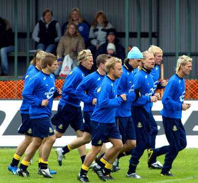 Fotboll, EM-läger, Träning Sverige