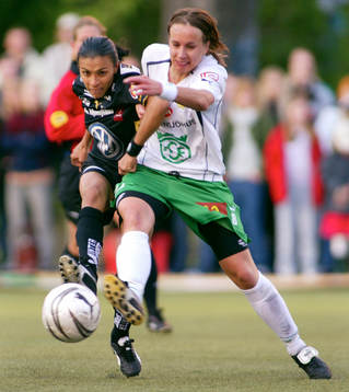 Marta da Silva, Umeå och Viktoria Sahlsten, Hammarby