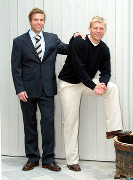 Anders Svensson (Kostym) och Marcus Allbäck, Sverige