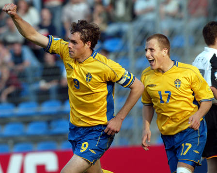 Johan Elmander och Tobias Hysén, Sverige, jubel