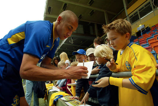 Henrik Larsson, Sverige
