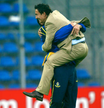 Stefan Ishizaki och Johan Elmander, Sverige (Jubel)