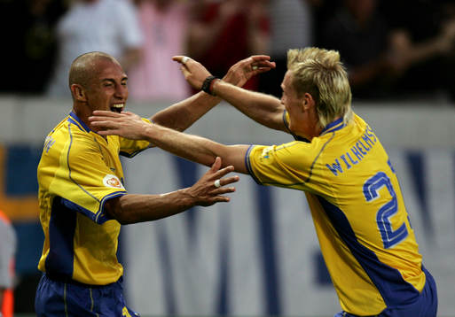 Henrik Larsson och Christian Wilhelmsson, Sverige, jubel