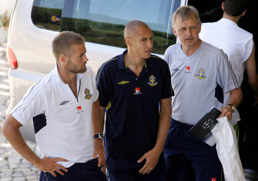 Fotboll, EM, Presskonferens, Sverige, Olof Mellberg och