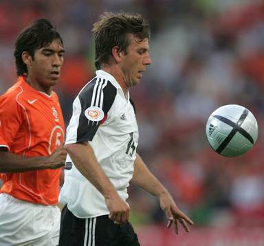 Giovanni van Bronckhorst, Holland och Berndt Schneider,