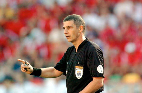 Gilles Veissiere,  Frankrike, domare