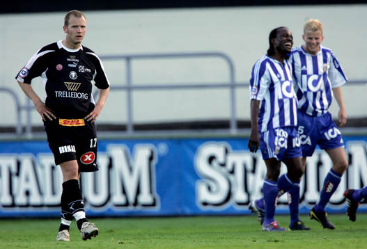 Peter Ijeh, Göteborg och Mikael Antonsson jublar och