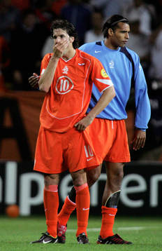Ruud van Nistelrooy klappas om av Rafael Van der Vaart