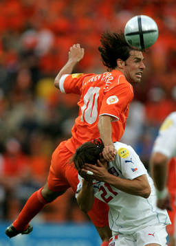 Ruud van Nistelrooy, Holland och Tomas Ujfalusi, Tjeckien